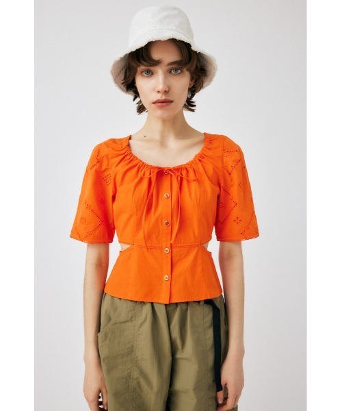 MOUSSY（マウジー）の「SIDE SLIT EYELET ブラウス（シャツ/ブラウス・レディース・オフホワイト/ブラック/オレンジ・1/2）」の17枚目の写真