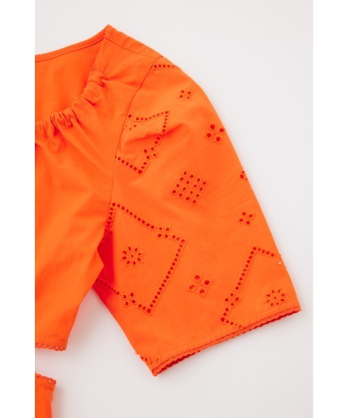 MOUSSY（マウジー）の「SIDE SLIT EYELET ブラウス（シャツ/ブラウス・レディース・オフホワイト/ブラック/オレンジ・1/2）」の9枚目の写真