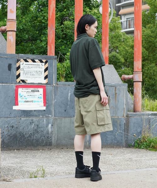 SIERRA DESIGNS（シェラデザイン）の「SIERRA DESIGNS / シエラデザインズ 別注 コラボ オーバーサイズ ミリタリー ハーフ カーゴパンツ（カーゴパンツ・メンズ・カーキ/ブラック・LARGE/MEDIUM）」の3枚目の写真