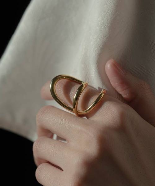 novice(ノーヴィス)の「【novice】Nuance Line Ring(リング・レディース・シルバー/ゴールド・FREE)」の2枚目の写真