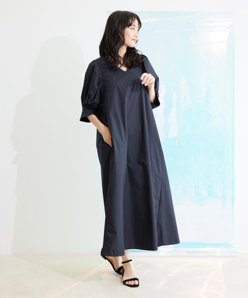 Jayro（ジャイロ）の「T/ Cブロード　Vネックワンピース（ワンピース・レディース・ネイビー/ピンク/ブルー・M）」の2枚目の写真