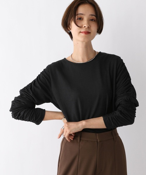 LEPSIM(レプシィム)の「袖シャーリングプルオーバー 908519(Tシャツ/カットソー・レディース・オフホワイト/ブラック・FREE)」の2枚目の写真
