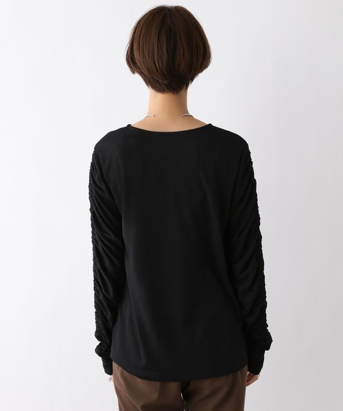 LEPSIM(レプシィム)の「袖シャーリングプルオーバー 908519(Tシャツ/カットソー・レディース・オフホワイト/ブラック・FREE)」の10枚目の写真