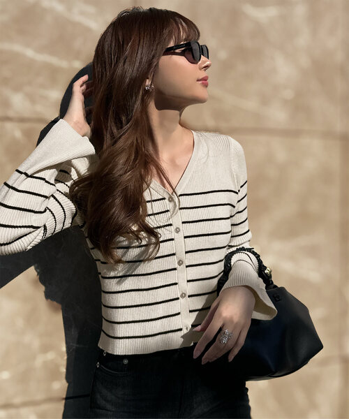 KOBE LETTUCE（コウベレタス）の「[ 岡部あゆみさんコラボ ] 選べる2タイプ フレアスリーブリブニットカーディガン（カーディガン/ボレロ・レディース・ブラック/モカ/ピンク/ホワイト系/グリーン系/ネイビー/イエロー系/オフホワイト/グレー系/アイボリー系/ライトピンク/ブラック×ホワイト/ブルーグレー/ダークグリーン/ライトベージュ/ライトブルー/ホワイト系1/ブラック系/ブルー系/アイボリー系1/ベージュ系/ピンク系/ホワイト系2/ピンクベージュ/ブラック系その他/ブルー系2/ブルー系1/グレー系1/レッド/ブルー系3/レッド系1/ブルー系4/チャコールグレー・M）」の17枚目の写真