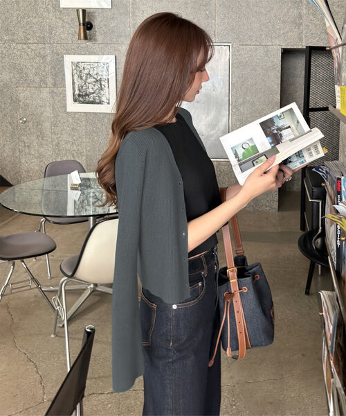 KOBE LETTUCE（コウベレタス）の「[ 岡部あゆみさんコラボ ] 選べる2タイプ フレアスリーブリブニットカーディガン（カーディガン/ボレロ・レディース・ブラック/モカ/ピンク/ホワイト系/グリーン系/ネイビー/イエロー系/オフホワイト/グレー系/アイボリー系/ライトピンク/ブラック×ホワイト/ブルーグレー/ダークグリーン/ライトベージュ/ライトブルー/ホワイト系1/ブラック系/ブルー系/アイボリー系1/ベージュ系/ピンク系/ホワイト系2/ピンクベージュ/ブラック系その他/ブルー系2/ブルー系1/グレー系1/レッド/ブルー系3/レッド系1/ブルー系4/チャコールグレー・M）」の11枚目の写真