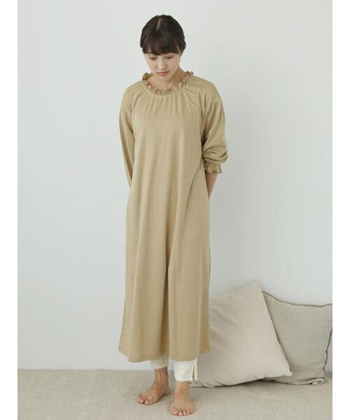 Et grenier by Samansa Mos2（エグルニエバイサマンサモスモス）の「【保湿】アルガンオイル襟フリルロングパジャマワンピース（ルームウェア/パジャマ・レディース・キャメル/キナリ/カーキ・F）」の4枚目の写真