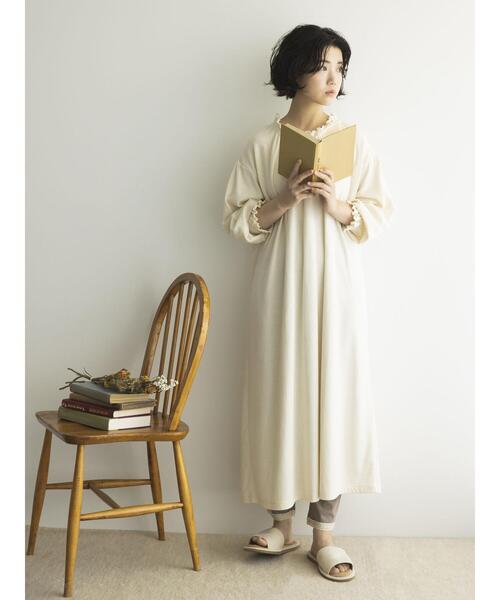 Et grenier by Samansa Mos2（エグルニエバイサマンサモスモス）の「【保湿】アルガンオイル襟フリルロングパジャマワンピース（ルームウェア/パジャマ・レディース・キャメル/キナリ/カーキ・F）」の5枚目の写真