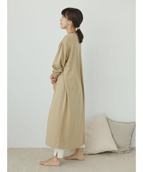 Et grenier by Samansa Mos2（エグルニエバイサマンサモスモス）の「【保湿】アルガンオイル襟フリルロングパジャマワンピース（ルームウェア/パジャマ・レディース・キャメル/キナリ/カーキ・F）」の9枚目の写真