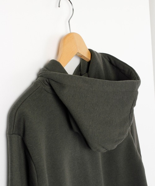 LOGOS park（ロゴスパーク）の「【LOGOS Park/ロゴスパーク】ワンポイント刺繍ロゴ裏起毛プルオーバーパーカー（パーカー・レディース・グレイッシュベージュ/ブラック/マスタード/カーキ・M/L）」の6枚目の写真