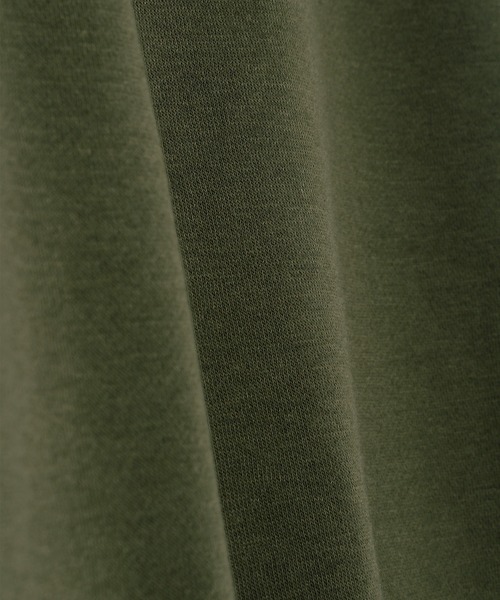 LOGOS park（ロゴスパーク）の「【LOGOS Park/ロゴスパーク】ワンポイント刺繍ロゴ裏起毛プルオーバーパーカー（パーカー・レディース・グレイッシュベージュ/ブラック/マスタード/カーキ・M/L）」の19枚目の写真