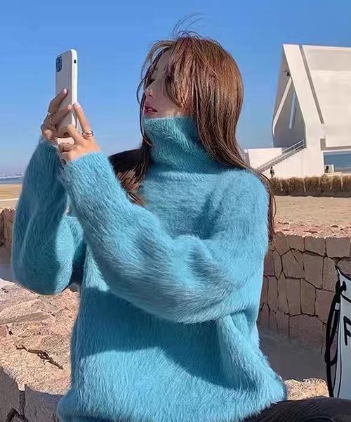 VitaFelice(ヴィータフェリーチェ)の「ハイネック&ボリュームスリーブ シャギーニット(ニット/セーター・レディース・ブラック/パープル/ピンク/ホワイト・FREE)」の8枚目の写真