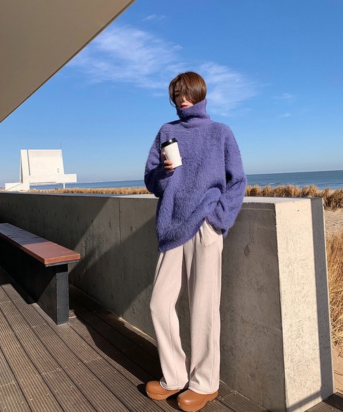 VitaFelice(ヴィータフェリーチェ)の「ハイネック&ボリュームスリーブ シャギーニット(ニット/セーター・レディース・ブラック/パープル/ピンク/ホワイト・FREE)」の13枚目の写真