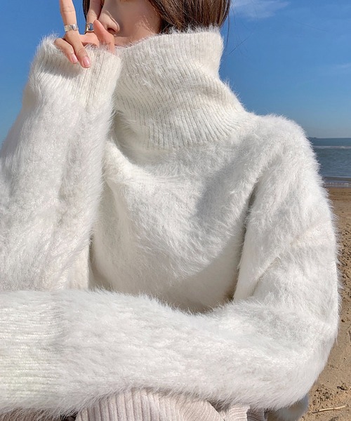 VitaFelice(ヴィータフェリーチェ)の「ハイネック&ボリュームスリーブ シャギーニット(ニット/セーター・レディース・ブラック/パープル/ピンク/ホワイト・FREE)」の17枚目の写真