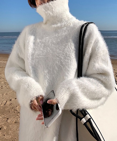 VitaFelice(ヴィータフェリーチェ)の「ハイネック&ボリュームスリーブ シャギーニット(ニット/セーター・レディース・ブラック/パープル/ピンク/ホワイト・FREE)」の19枚目の写真