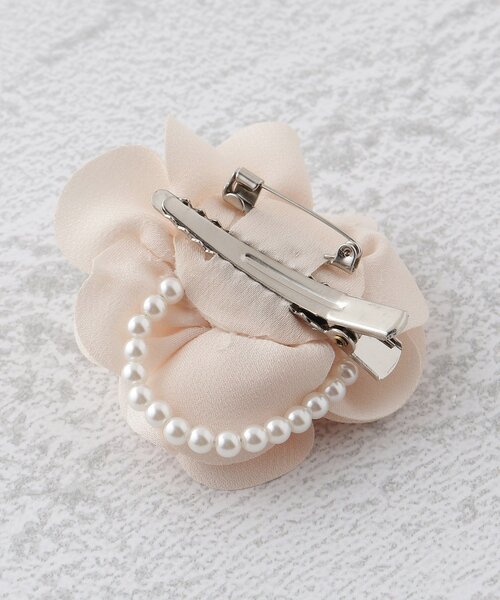 SHOO・LA・RUE(シューラルー)の「◆【セレモニー】ミニサテンフェイクパールコサージュ(ブローチ/コサージュ・レディース・オフホワイト/ライトベージュ/ベビーピンク/ホワイト系3/ベージュ系その他3/ピンク系その他・00)」の8枚目の写真