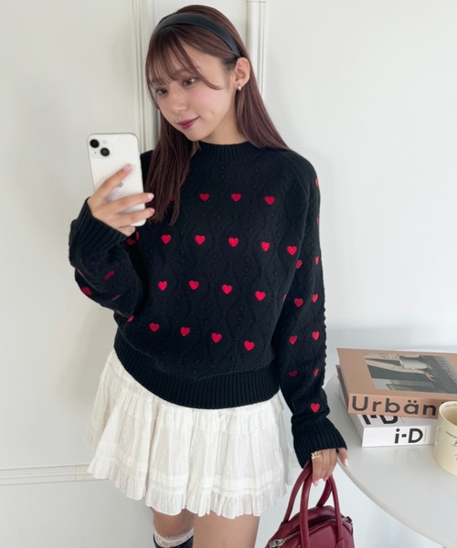 Loueme（ルエム）の「ハート刺繍ケーブルニットトップス（ニット