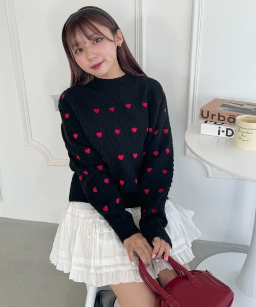 Loueme（ルエム）の「ハート刺繍ケーブルニットトップス（ニット