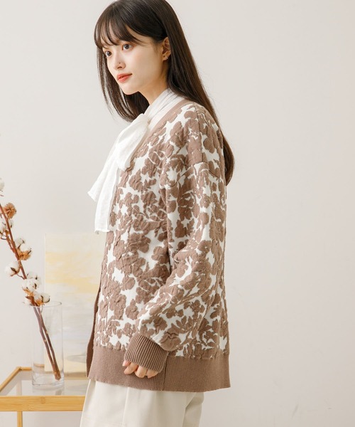 HEYUMM（ヘユム）の「フラワージャガードカーディガン（カーディガン/ボレロ・レディース・グレー系その他/ブラック系その他/ホワイト系その他・ONE）」の8枚目の写真