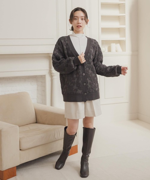 HEYUMM（ヘユム）の「フラワージャガードカーディガン（カーディガン/ボレロ・レディース・グレー系その他/ブラック系その他/ホワイト系その他・ONE）」の20枚目の写真