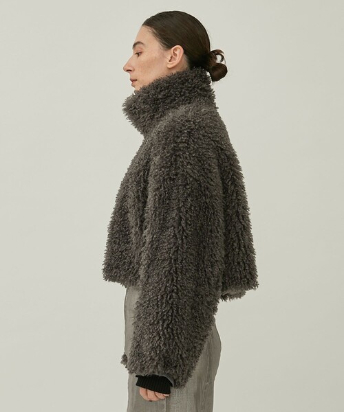 THINGS THAT MATTER/(シングス ザット マター)】CRIMPED FUR CROPPED