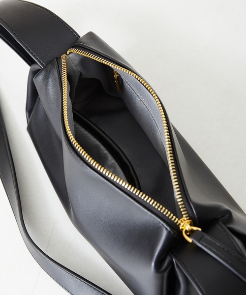 ORiental TRaffic（オリエンタルトラフィック）の「ソフトフェイクレザーショルダーバッグ BA-204（ショルダーバッグ・レディース・ブラック/イエロー/アイボリー/ブルー・ﾌﾘ-）」の8枚目の写真