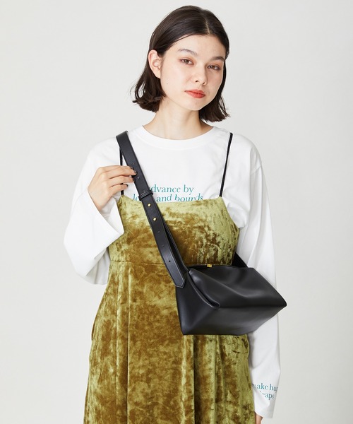 ORiental TRaffic（オリエンタルトラフィック）の「ソフトフェイクレザーショルダーバッグ BA-204（ショルダーバッグ・レディース・ブラック/イエロー/アイボリー/ブルー・ﾌﾘ-）」の15枚目の写真