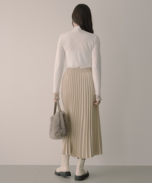 saloon(サルーン)の「SALOON(サルーン)/ラメ切り替えロンT(Tシャツ/カットソー・レディース・ブルー/ブラック/オフホワイト・FREE)」の9枚目の写真