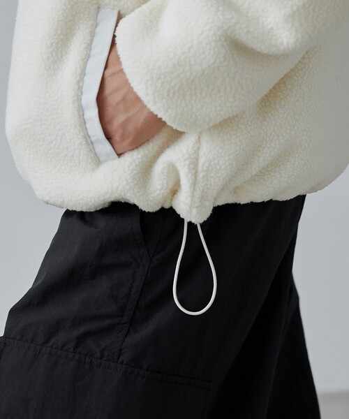 PENNEYS（ぺニーズ）の「PENNEYS（ぺニーズ）別注ルーズシルエットボアフリースジャケット（ブルゾン・メンズ・オフホワイト/ブラック・M/L/XL）」の5枚目の写真