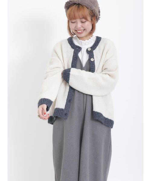 Samansa Mos2(サマンサ モスモス)の「バイカラークルーネックカーディガン(カーディガン/ボレロ・レディース・ベージュ/キナリ/イエロー/ピンク/チャコールグレー・F)」の2枚目の写真