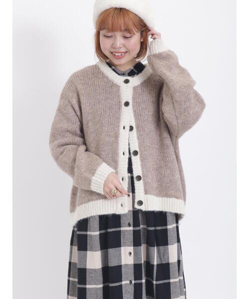 Samansa Mos2(サマンサ モスモス)の「バイカラークルーネックカーディガン(カーディガン/ボレロ・レディース・ベージュ/キナリ/イエロー/ピンク/チャコールグレー・F)」の14枚目の写真