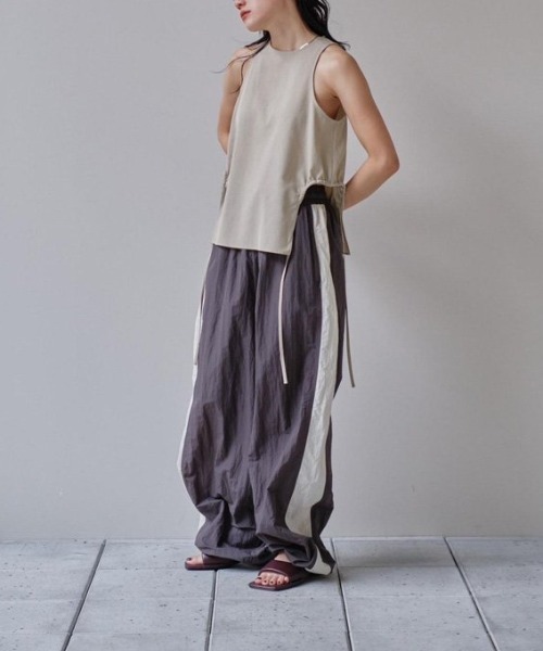 TODAYFUL（トゥデイフル）の「TODAYFUL　Side Gather Tops サイドギャザートップス/12410415（タンクトップ・レディース・オートミール/ブラック・ONE SIZE）」の17枚目の写真