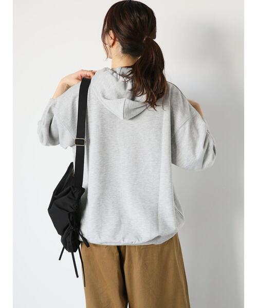 ehka sopo(エヘカソポ)の「Eロゴオーバーサイズパーカー(Tシャツ/カットソー・レディース・グレー/オフホワイト/ブルー/ピンク・F)」の14枚目の写真