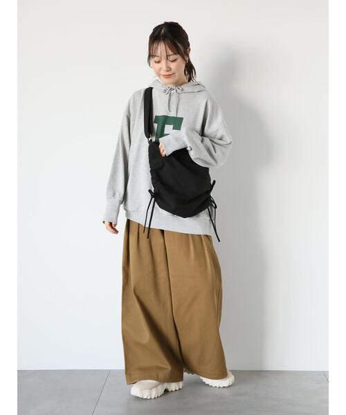 ehka sopo(エヘカソポ)の「Eロゴオーバーサイズパーカー(Tシャツ/カットソー・レディース・グレー/オフホワイト/ブルー/ピンク・F)」の15枚目の写真