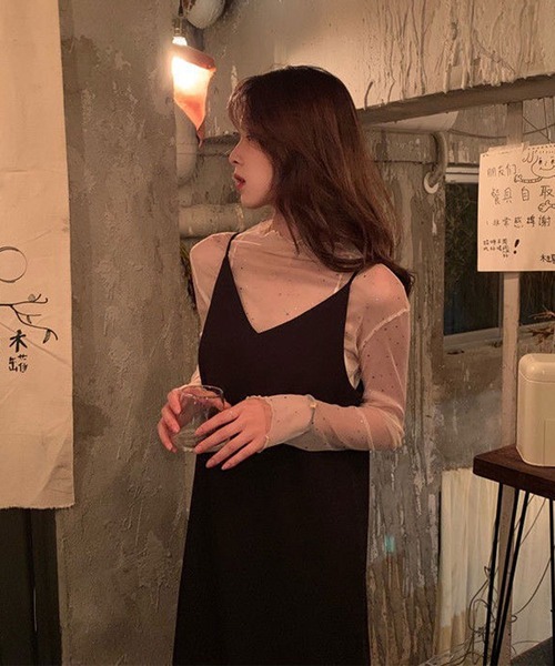 SHEPP(シープ)の「ドットプリント フリルロンT/シアートップス(Tシャツ/カットソー・レディース・アイボリー/ブラック・M/S/L)」の3枚目の写真