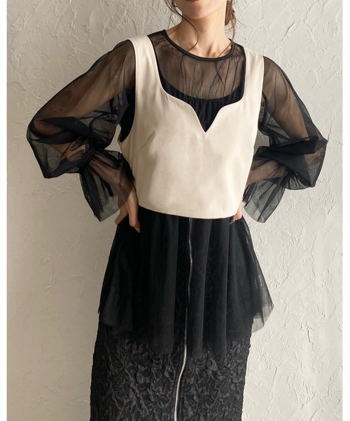 She's Closet（シーズクローゼット）の「ツイルバックオープンVネックショート丈ビスチェトップス（ベスト・レディース・ライトベージュ/ブラック/ベージュ・FREE）」の21枚目の写真