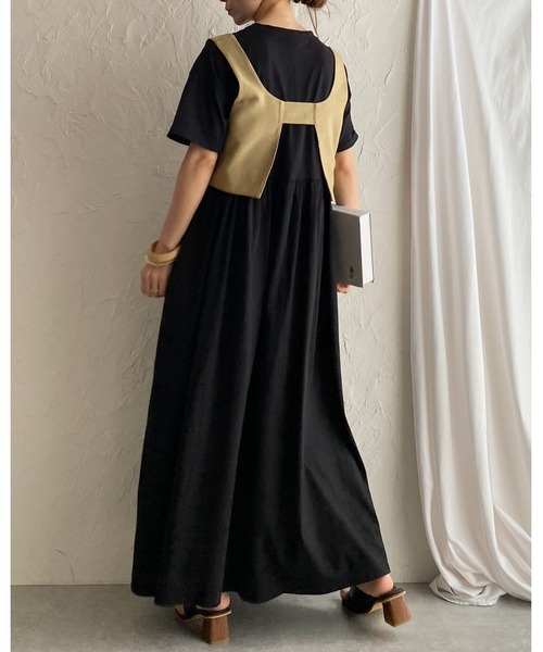 She's Closet（シーズクローゼット）の「ツイルバックオープンVネックショート丈ビスチェトップス（ベスト・レディース・ライトベージュ/ブラック/ベージュ・FREE）」の7枚目の写真