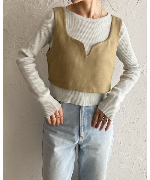 She's Closet（シーズクローゼット）の「ツイルバックオープンVネックショート丈ビスチェトップス（ベスト・レディース・ライトベージュ/ブラック/ベージュ・FREE）」の9枚目の写真