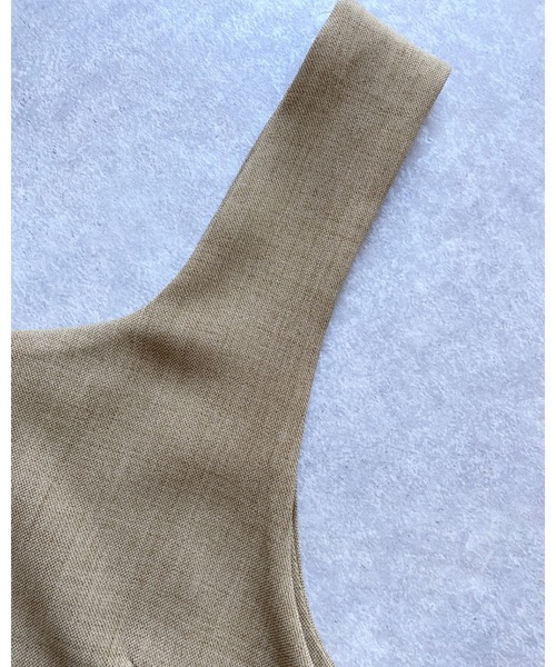 She's Closet（シーズクローゼット）の「ツイルバックオープンVネックショート丈ビスチェトップス（ベスト・レディース・ライトベージュ/ブラック/ベージュ・FREE）」の13枚目の写真