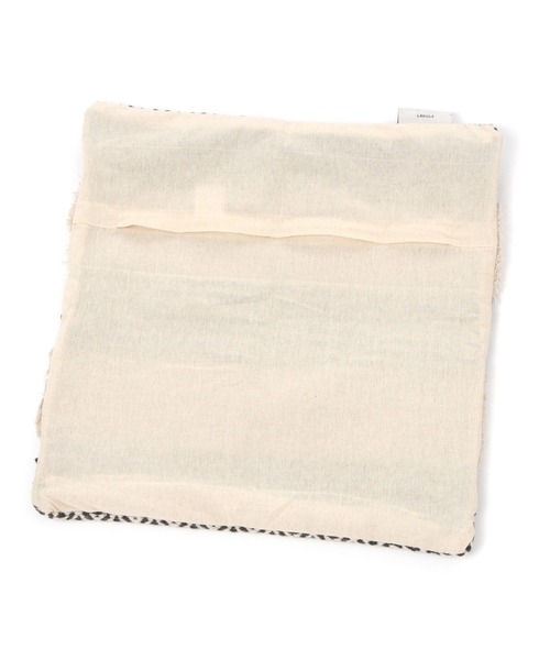 LAKOLE（ラコレ）の「ヘリンボーンクッションカバー / 102706（クッション/クッションカバー・レディース・グリーン/ブラック・FREE）」の3枚目の写真