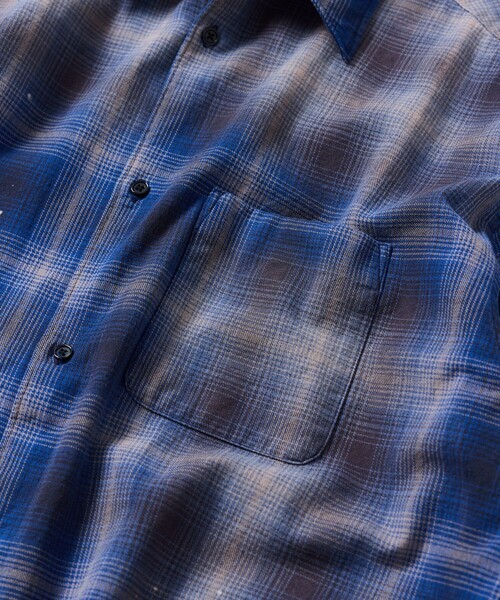 FREAK'S STORE(フリークスストア)の「限定展開 Relax Fit リラックスフィット ブリーチ加工 オンブレチェック ネルシャツ/ビッグシルエット(シャツ/ブラウス・メンズ・ホワイト/ブラック/オリーブ/ブルー・SMALL/LARGE/MEDIUM)」の9枚目の写真