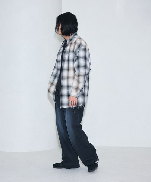 FREAK'S STORE(フリークスストア)の「限定展開 Relax Fit リラックスフィット ブリーチ加工 オンブレチェック ネルシャツ/ビッグシルエット(シャツ/ブラウス・メンズ・ホワイト/ブラック/オリーブ/ブルー・SMALL/LARGE/MEDIUM)」の21枚目の写真