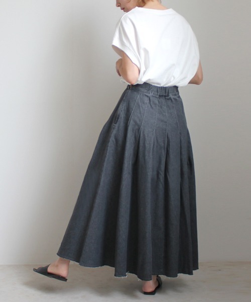 SELECT LEVERY(セレクトリベリー)の「デニムタックフレアスカート(デニムスカート・レディース・ネイビー/グレー/ブルー・X-LARGE/LARGE/MEDIUM/SMALL)」の2枚目の写真