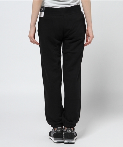 NIKE SPORTSWEAR（ナイキスポーツウェアー）の「ウィメンズ ナイキ スウェットパンツ NIKE WMNS CLUB FT PANT SWOOSH 683851（その他パンツ・レディース・ブラック/チャコールグレー・SMALL/MEDIUM）」の5枚目の写真