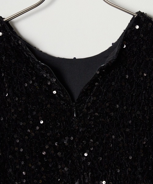 Chick（チック）の「スパンコールショート丈リボントップス（Tシャツ/カットソー・レディース・ブラック・S/M）」の4枚目の写真