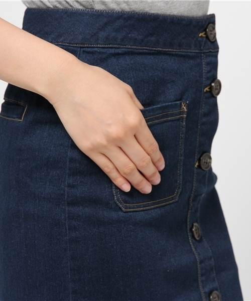 FREE'S MART（フリーズマート）の「ボタンフライタイトスカート（デニムスカート・レディース・ネイビー/ブラック・MEDIUM/SMALL）」の9枚目の写真