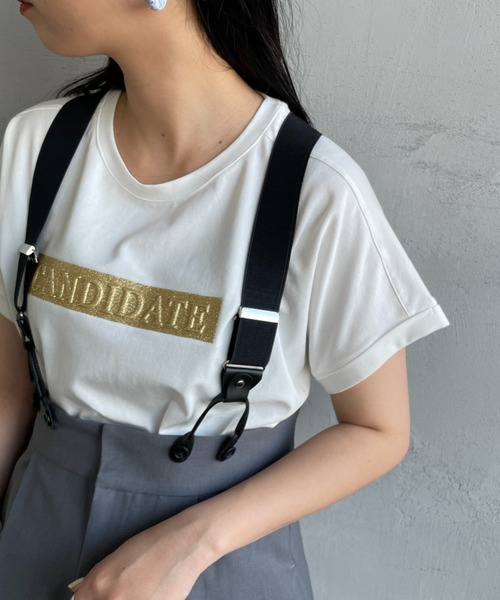 MAISON DE L'ALLURE（メゾンドゥラリュール）の「[MAISON DE L'ALLURE/メゾンドゥラリュール] エンボス加工 ラメロゴプリントTシャツ（Tシャツ/カットソー・レディース・ホワイト/ブラック/チャコールグレー/オフホワイト・F）」の2枚目の写真