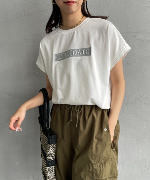 MAISON DE L'ALLURE（メゾンドゥラリュール）の「[MAISON DE L'ALLURE/メゾンドゥラリュール] エンボス加工 ラメロゴプリントTシャツ（Tシャツ/カットソー・レディース・ホワイト/ブラック/チャコールグレー/オフホワイト・F）」の5枚目の写真