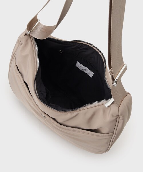 OPAQUE.CLIP（オペークドットクリップ）の「◆カジュアルムーンミドルショルダー（ショルダーバッグ・レディース・グレー/ブラック/ベージュ・00）」の9枚目の写真