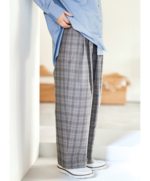 and myera(アンド マイラ)の「and myera グレンチェックなパンツ(その他パンツ・レディース・グレー・LARGE/MEDIUM/X-LARGE/SMALL)」の15枚目の写真