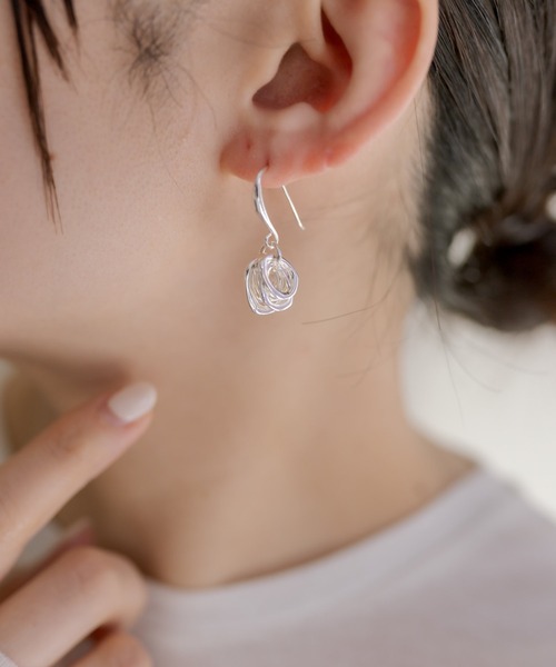 ear PAPILLONNER(イアパピヨネ)の「リングリングピアス(ピアス(両耳用)・レディース・ゴールド/シルバー・FREE)」の5枚目の写真
